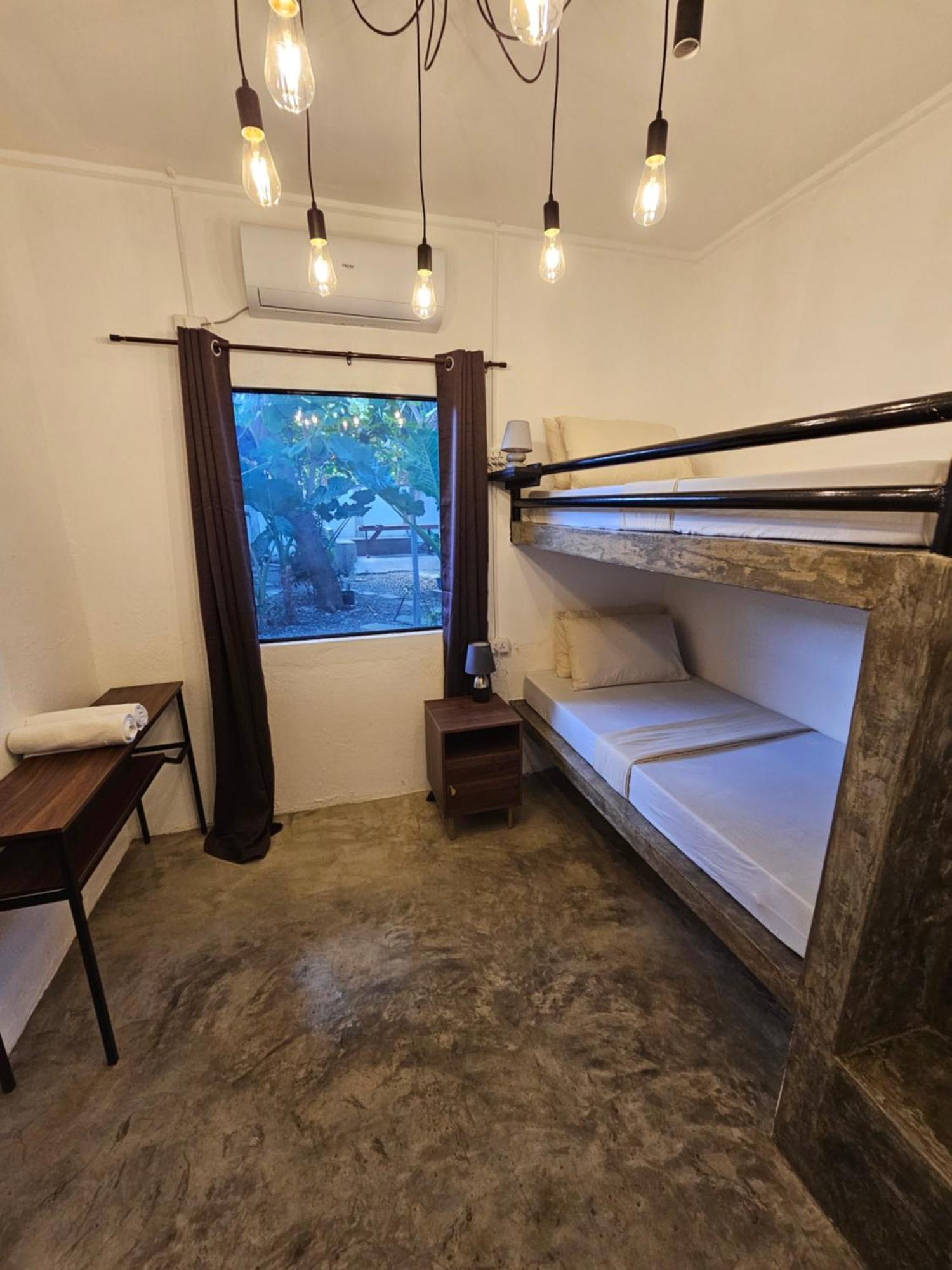 Crazy Bears Hostel モアルボアル エクステリア 写真