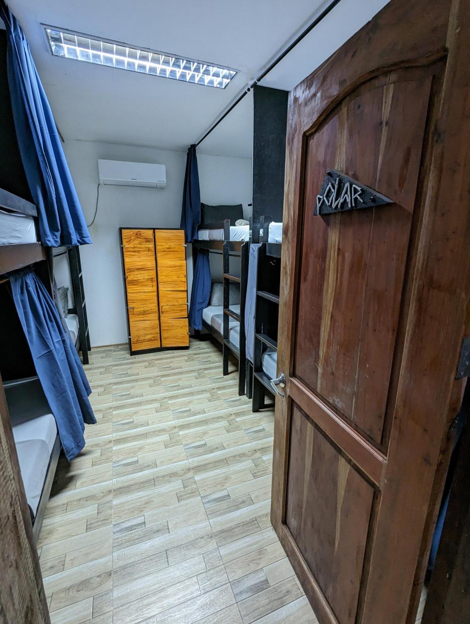 Crazy Bears Hostel モアルボアル エクステリア 写真